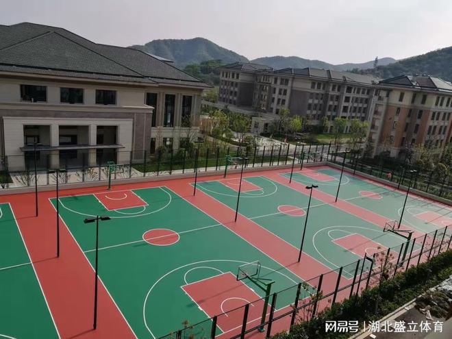 9博体育app(中国)官方网站室外篮球场丙烯酸地坪漆如何施工？(图1)